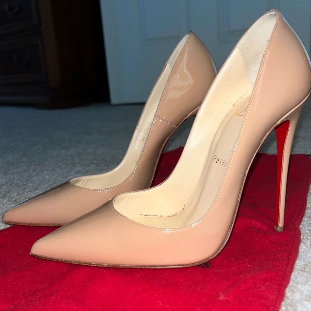 Christian Louboutin Nude Pointed Toe Heels. Size 37.5.